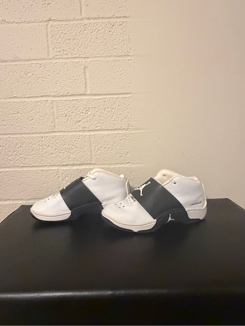 Vintage 2002 Nike Jordan Team Jumpman White Black Youth 3Y 305420-102 Mid Strap